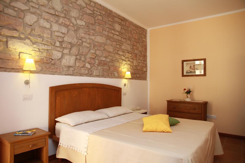 Agriturismo La Ronca سان فينتْشينسو الغرفة الصورة